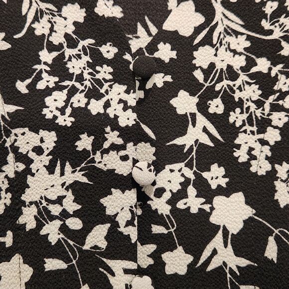 Lane Bryant Black White Floral Button Up Blouse Size 26/28 Bloomcore Feminine - Picture 3 of 13